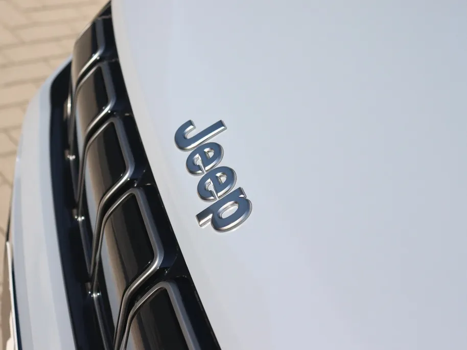 Jeep Avenger 1.2 e-Hybrid Summit | Navi | JBL | Camera | Winter | 18"