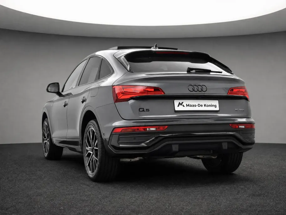 Audi Q5 Sportback 50 TFSIe 299 pk S-tronic S edition · Panoramadak · 360 Camera · Elek. Achterklep · Apple/Android Car Play · Navigatie · 20'' Inch ·