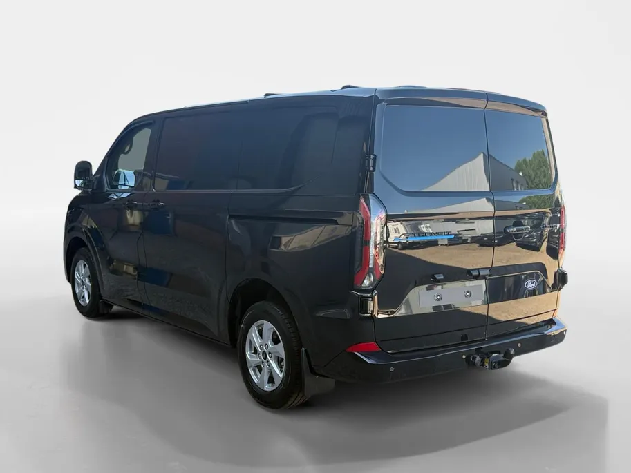 Ford E-Transit Custom 320 L1H1 Limited 65 kWh 218 pk | Direct leverbaar | Cruise control | Navigatie via Apple Carplay & Android auto | Achteruitrijcamera