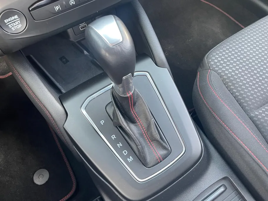 Ford Focus 1.0 EcoBoost Hybrid ST-Line *Automaat*Navi+Camera*Climate Control*Carplay*Lm.Velgen*ST Line*Zeer nette auto!