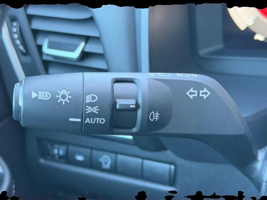 Nissan QASHQAI 1.3 MHEV Xtronic N-Connecta 158PK AUTOMAAT | Apple Carplay & Android Auto| Climate Controle | 4 seizoen banden | Metallic lak | Lichtmetalen velgen | Navigatie | Panoramadak | Dakrails | Dealer onderhouden | 1ste eigenaar