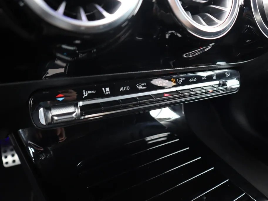 Mercedes-Benz CLA Shooting Brake 250 e Premium l Panoramadak l Stoelverwarming l Achteruitrij camera