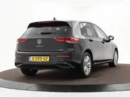 Volkswagen Golf 1.0 eTSI 110pk DSG Life · Camera · Apple/Android Car Play · Navigatie · P-Sensoren · 16'' Inch · Garantie t/m 04-02-2028 of 100.000km