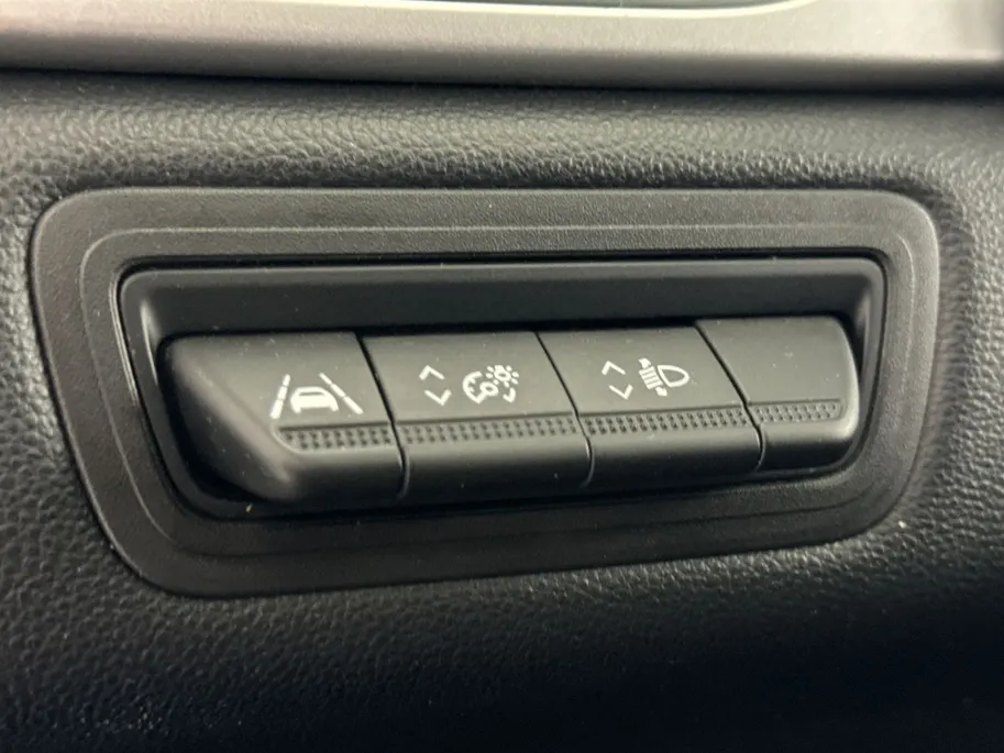 Renault Captur 1.6 E-Tech HEV 145 Intens | Apple Carplay/Android Auto | Parkeercamera | Cruise Control