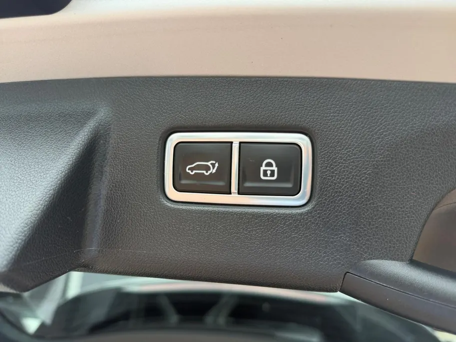 Kia Sorento 1.6 T-GDI Plug-in Hybrid 4WD ExecutiveLine 7 pers Meest luxe uitvoering | Zeer nette auto | Open dak | Lederen bekleding | 360 graden camera | Navigatie | Apple CarPlay & Android Auto |