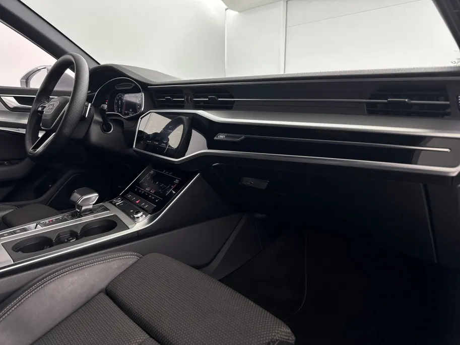 Audi A6 Avant 45 TFSI S-Line DSG Automaat | 245 PK | 2 X S-Line | Audi Sport Wielen
