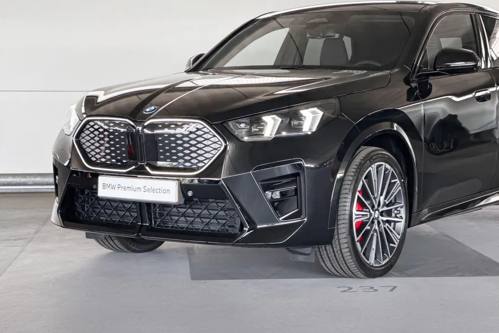 BMW iX2 eDrive20 67 kWh M Sport Edition