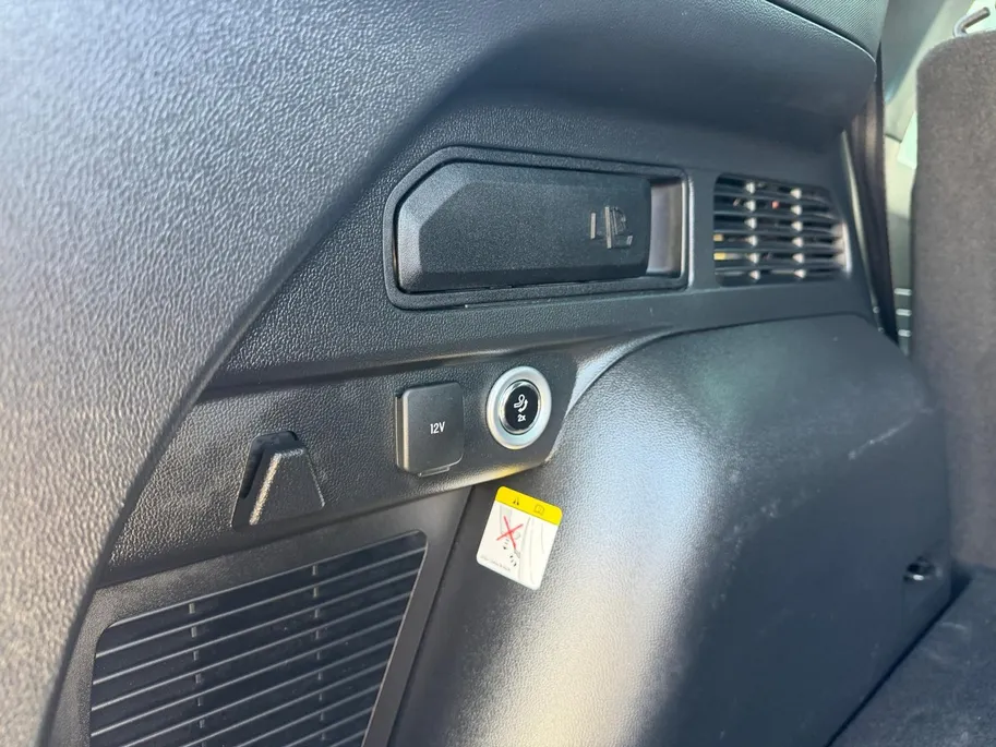 Ford Kuga 2.5 PHEV ST-Line X | Automaat | Pano dak | HUD | Elektr. uitklapbare trekhaak | Adapt. Cruise control | BLIS | Parkeersensoren voor en achter | 360 graden camera | Elektr. achterklep | B&O audio | Navigatie | Apple carplay & Android auto | Fabrieksgaranti