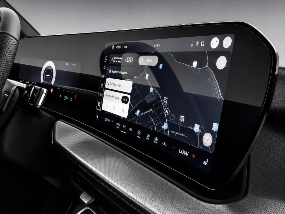 Audi Q3 1.5 TFSI e-hybrid S edition 272 PK · Techniekpakket plus · Privacy glas · S line interieur met sportst.