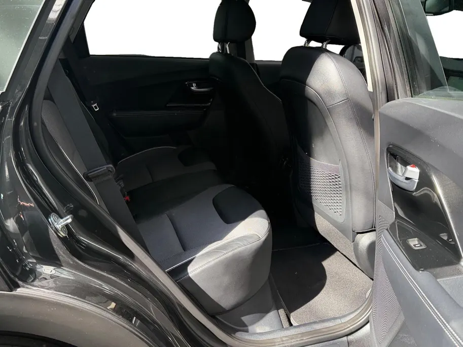 Kia e-Niro DynamicLine 64 kWh NAVIGATIE | CLIMATE CONTROL | CRUISE CONTROL | APPLE CARPLAY & ANDROID AUTO | ACHTERUITRIJCAMERA