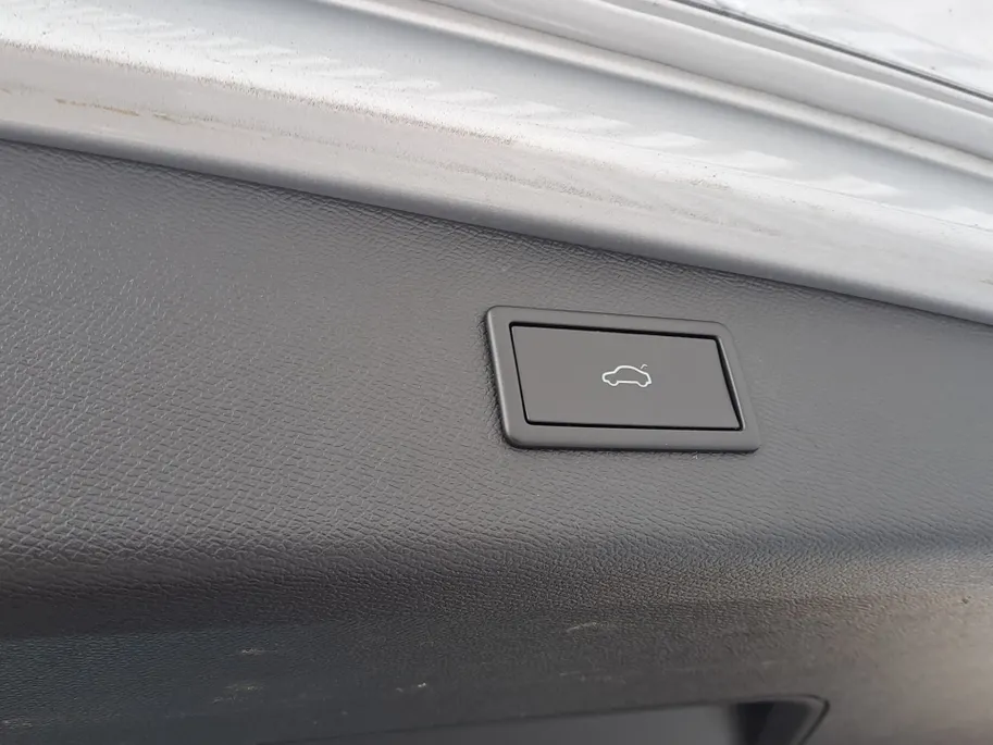 SEAT Leon Sportstourer 1.5 TSI FR Business Intense | Navigatiesysteem full map | Apple Carplay/Android Auto | Elektrisch bedienbare achterklep | Achteruitrijcamera | Stoel en Stuur Verwarming | Cruise control adaptief