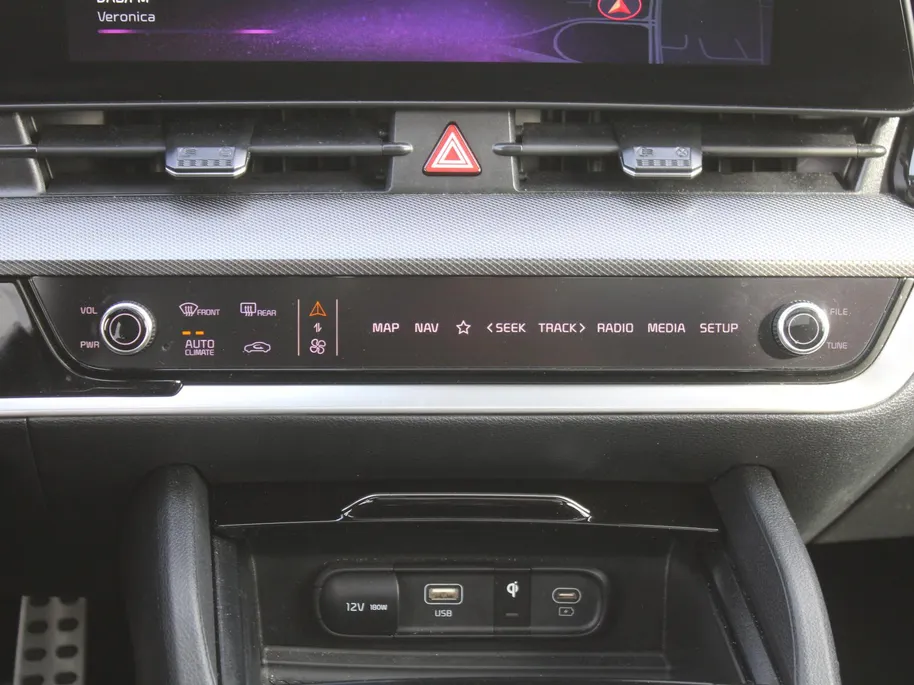 Kia Sportage 1.6 T-GDi Hybrid GT-Line | Stuur-/stoelverwarming | Elek. stoelverstelling + achterklep | Schuifdak | 18' LM | Cruise adapt. | Camera |