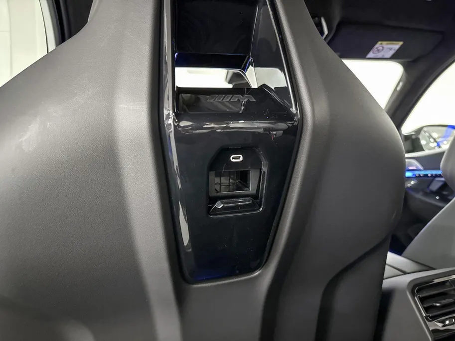 BMW M5 Sedan M5