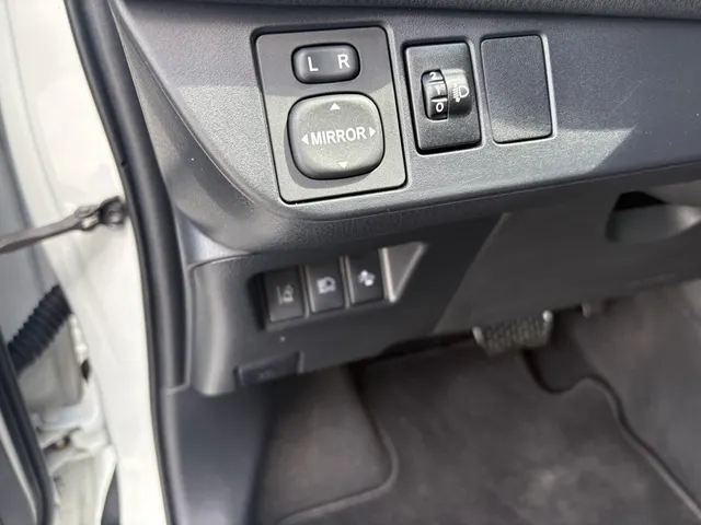 Toyota Yaris 1.5 Hybrid Bi-Tone | Navigatie | Trekhaak