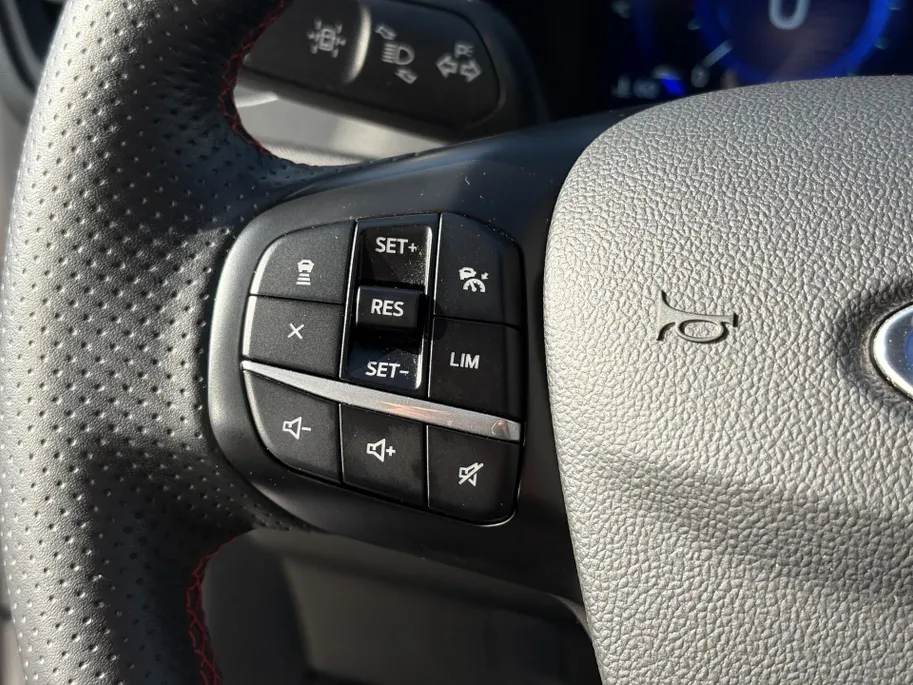 Ford Kuga 1.5 EcoBoost ST-Line X 150PK | PANORAMADAK | TREKHAAK 1800 kg | APPLE CAR PLAY - ANDROID AUTO | ADAPTIEVE CRUISE CONTROL