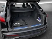 Audi Q5 2.0TFSIe-hybrid 220kW/299PK quattro S Line · Panoramadak · Trekhaak · 360°Camera + Parkeersensoren · Leder · Garantie t/m 17-05-2030 of 120000km.