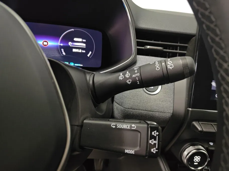 Renault Clio 1.6 E-Tech Full Hybrid 145 techno AUTOMAAT NAVI AIRCO CAMERA CRUISE CONTROLE LM VELGEN APPLE CARPLAY ANDROID AUTO ZEER MOOIE AUTO DEALER ONDERHOUDEN