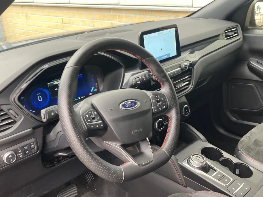 Ford Kuga 2.5 PHEV 225 pk ST-Line X BLISS - Voorruitverwarming - Stoelverwarming - Half leder Alcantara