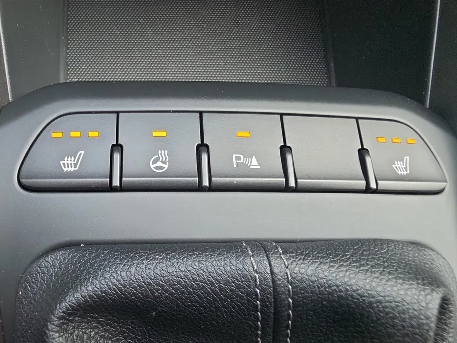 Kia Rio 1.0 T-GDi MHEV GT-Line | Keyless entry | Privacy glass | Full map navigatie | Parkeersensoren | Stoel + Stuurverwarming