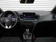 Kia Ceed 1.0 T-GDi MHEV Design Edition | Stuur-/stoelverwarming | Cruise adapt. | Camera | 16" LM | Dodehoekdetectie | JBL audio | LED |