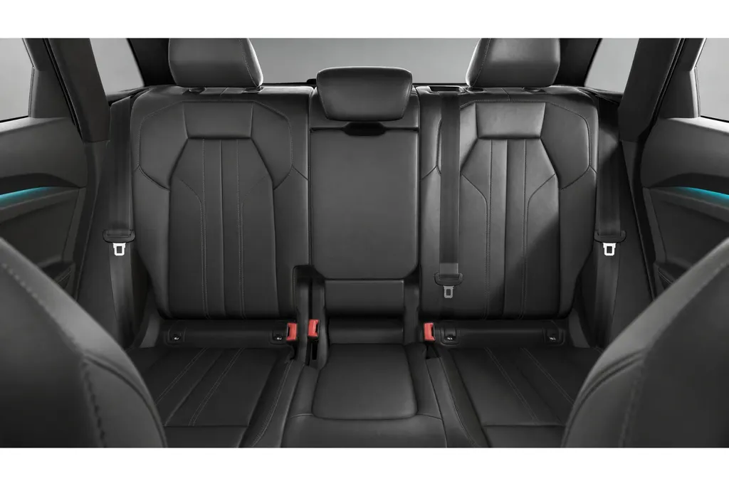 Audi Q5 2.0 TFSI e-hybrid quattro S edition 299 PK · 21' LM Velgen · Tech plus · Glazen panoramadak · Luchtvering