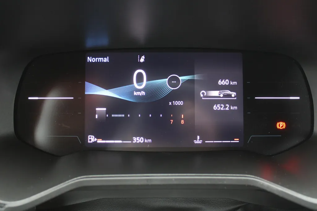 Mitsubishi Colt 1.0T MT First Edition | Stuur-/stoelverwarming | Camera | Clima | Dodehoek detectie | Draadloze telefoonlader | Cruise adapt. | 17' LM | LED |