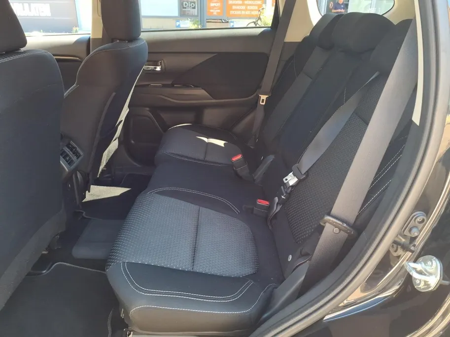 Mitsubishi Outlander 2.4 PHEV Pure Automaat | Airco/Ecc | Android/Apple carplay | Trekhak | PDC/Camera | Stoel verwaring | 1 jaar garantie