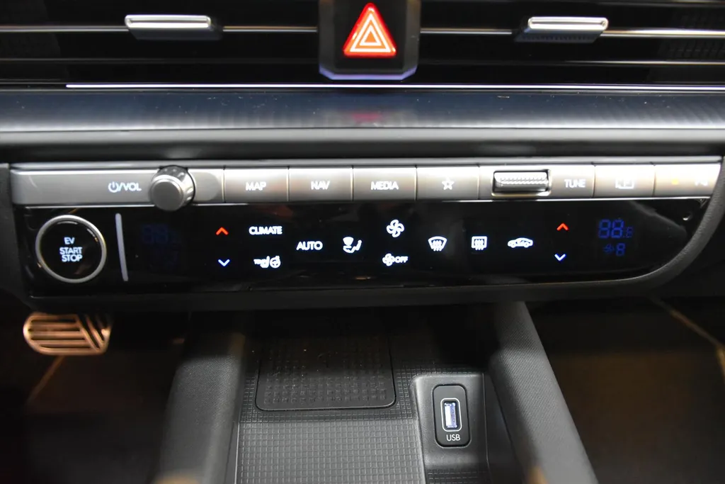 Hyundai IONIQ 6 77,4 kWh 325pk AWD First Edition I SOH 100% I Afn. trekhaak