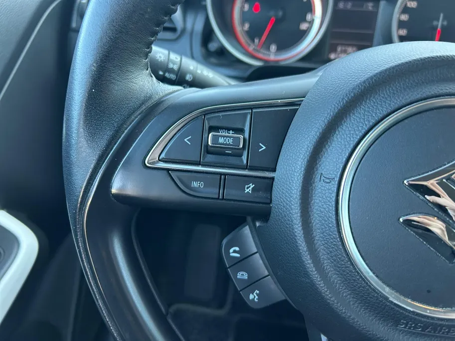 Suzuki Swift 1.2 Select | Airco | Apple/Android Carplay | Stoelverwarming | Stuurwielbediening | Lichtmetalen Velgen |