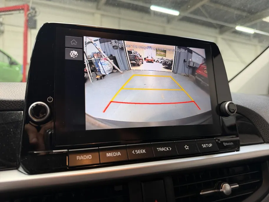 Kia Picanto 1.0 DPi DynamicLine RESTERENDE FABRIEKSGARANTIE T/M 2033 | Apple Carplay / Android Auto | Lichtsensor | Cruise Control | Camera Achter | 14'Lichtmetalen Velgen | Airconditioning