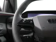 Audi Q5 e-hybrid quattro S edition Competition 367 PK · Panorama dak · Trekhaak elek. wegklapbaar · bijrijdersdisplay · 21' LM Velgen