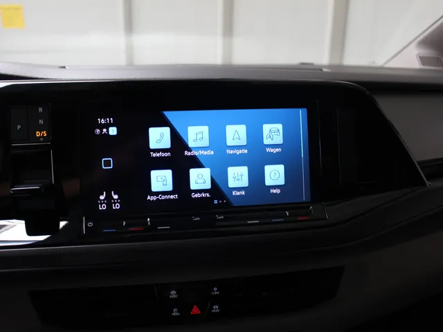 Volkswagen Multivan 1.4 eHybrid L2H1 Life Business (5-PERSOONS) Panoramadak | Trekhaak | Camera | inklapbare spiegels