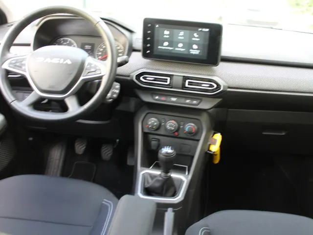 Dacia Sandero 1.0 TCe 100 PK ECO-G Expression | Trekhaak | Parkeersensoren achter | Apple car Play | Lage km stand |