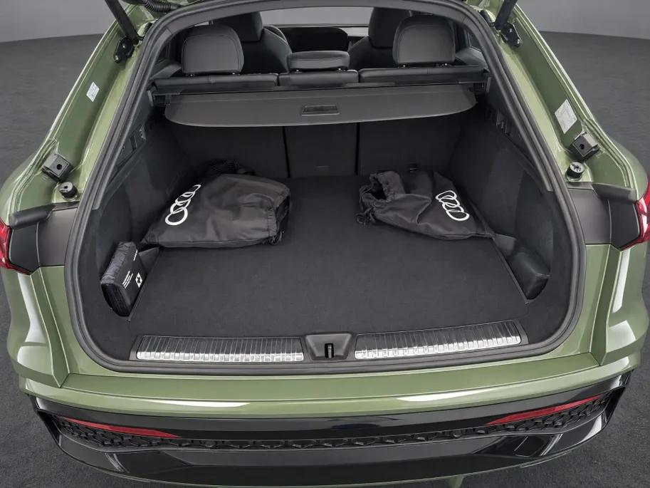 Audi Q5 Sportback e-hybrid quattro S edition Competition 367 PK · Glazen panoramadak · Head-up display · B&O premium 3D