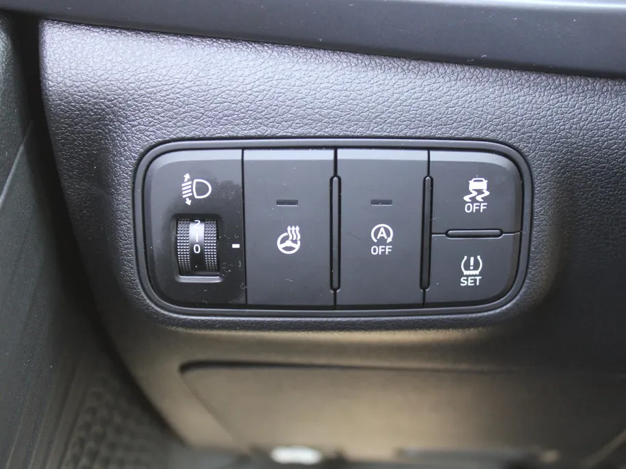 Hyundai i20 1.2 MPI Comfort | BTW Auto | Stuur-/stoelverwarming | Camera | Navi | Apple Carplay | Android Auto | Cruise | 16' LM | All seasons | Airco |