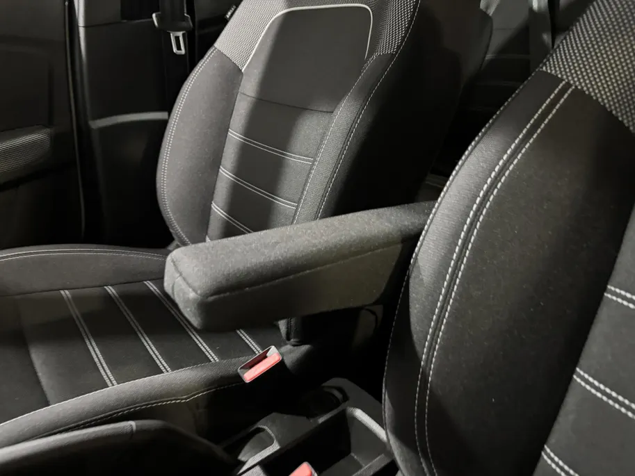 Dacia Sandero 90PK TCe Journey | Camera | Armsteun | Climate Control | Parkeersensoren | Apple CarPlay/Android Auto | Licht & Regen Sensor | Cruise Control | Lichtmetalen Velgen | Full LED |