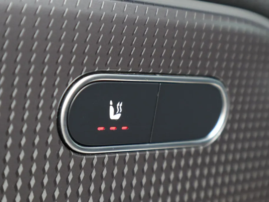 Mercedes-Benz EQA 250 AMG Line 67 kWh l Stoelverwarming l Ambiente lichtpakket l Achteruitrij camera