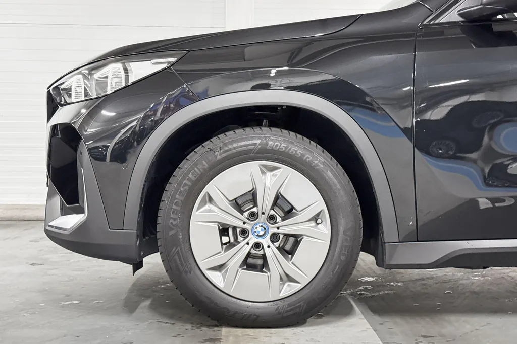 BMW iX1 xDrive30