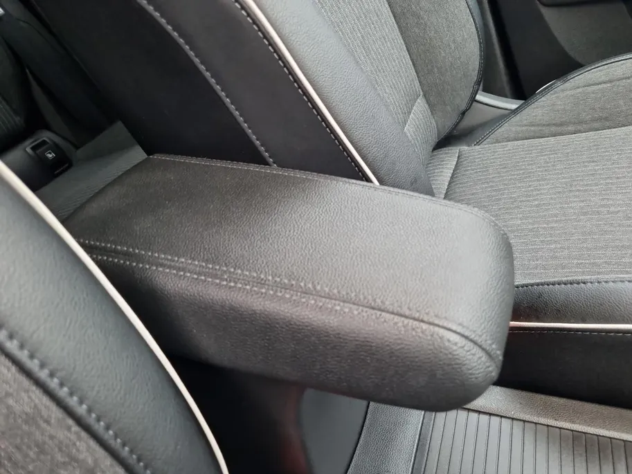 Renault Clio 1.0 TCe 90 Techno | Parkeersensoren | LMV | Cruise & Climate Control | Apple Carplay & Android Auto | 12 Maanden BOVAG Garantie