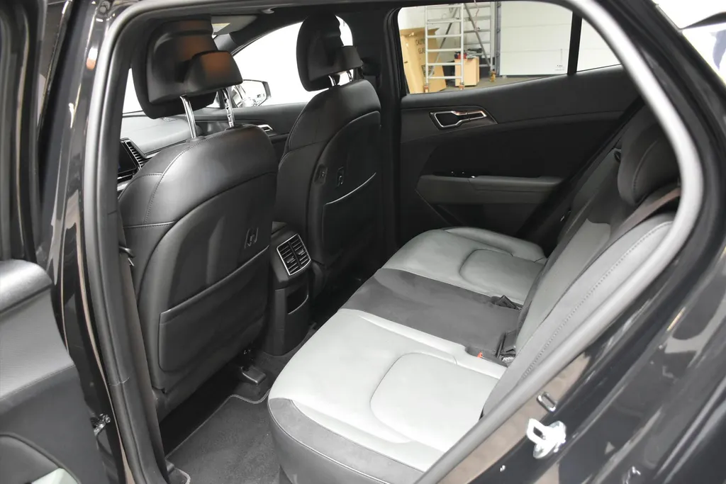 Kia Sportage 1.6 T-GDi 230pk Hybrid AT6 Dark Edition
