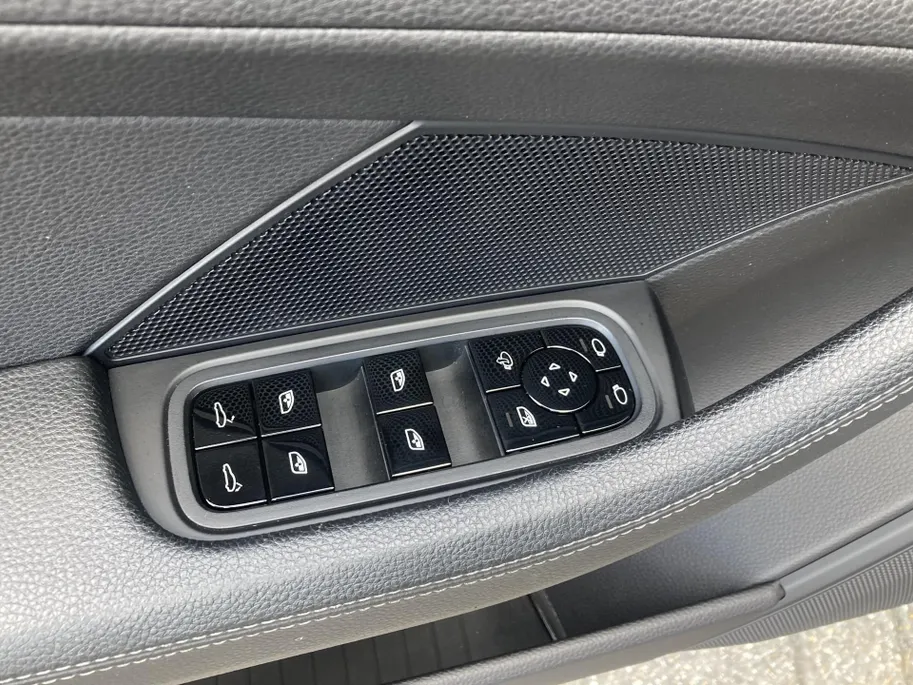 Porsche Panamera Sport Turismo 4 - 3.0 331 pk Sport Chrono - Panoramadak - Stoelverwarming  - Luchtvering - 21 inch lichtmetalen velgen