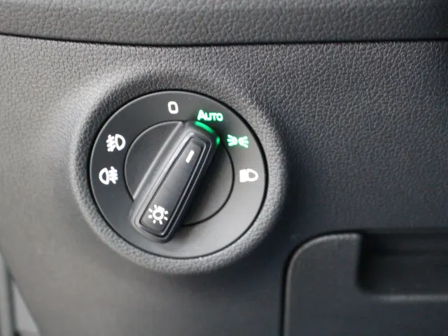 Škoda Kodiaq 1.5 TSI Business Edition DSG 7-Persoons Navigatie | Parkeercamera | 18' Velgen | Trekhaak