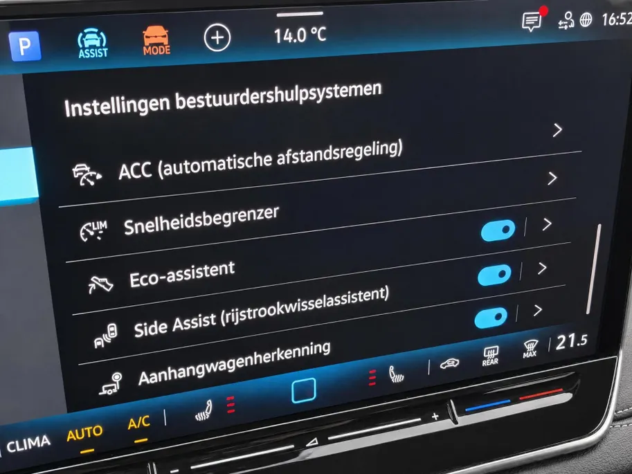 Volkswagen Tiguan 1.5TSI/150PK DSG Life Edition · Trekhaak · Navigatie · Apple/Android Car Play · Stoelverwarming · Garantie t/m 19-01-2028