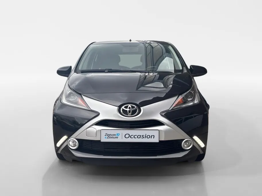 Toyota Aygo 1.0 VVT-i x-play | Airco | Achteruitrijcamera | Apple carplay / Android auto |