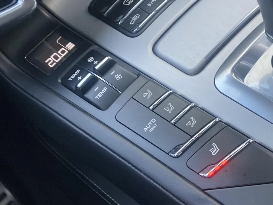 Porsche Cayenne 3.6 GTS 441 pk automaat Panoramadak - Alcantara Leder - Navigatie - Bose Audio - 21inch LM  - volledig onderhouden
