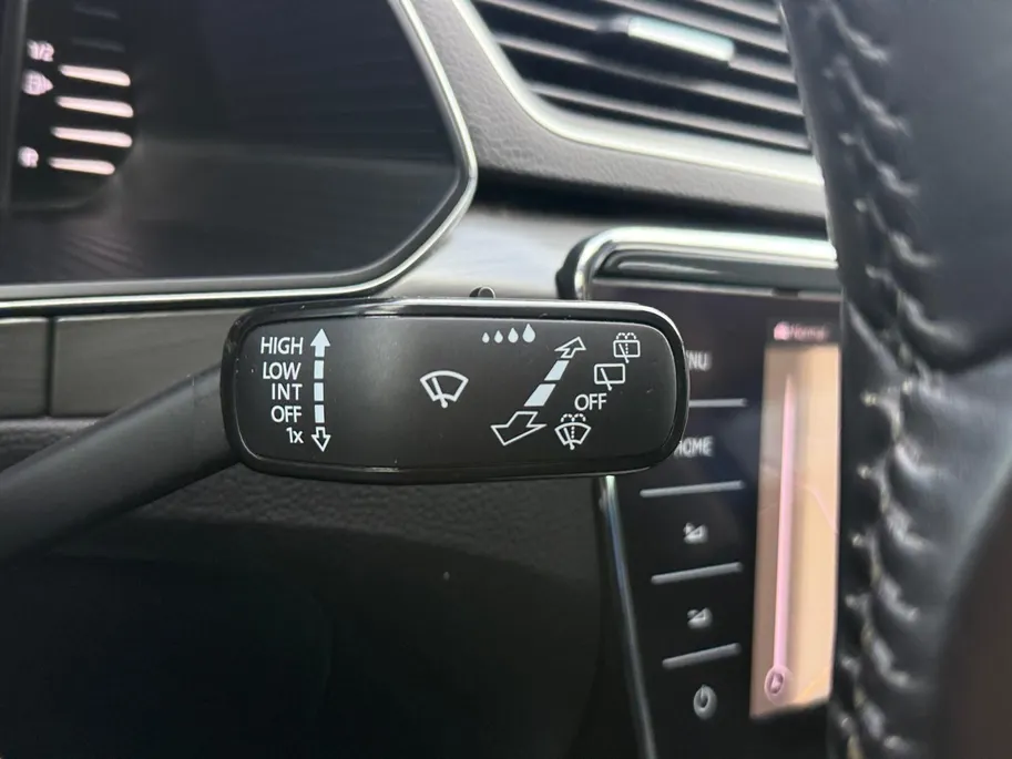 Škoda Superb Combi 1.4 TSI iV Business Edition Plus *Automaat*Navi+Camera*Parkeersensoren*Elekt. Stoelen*Lederen bekleding*Winter Pack*VOL OPTIES!