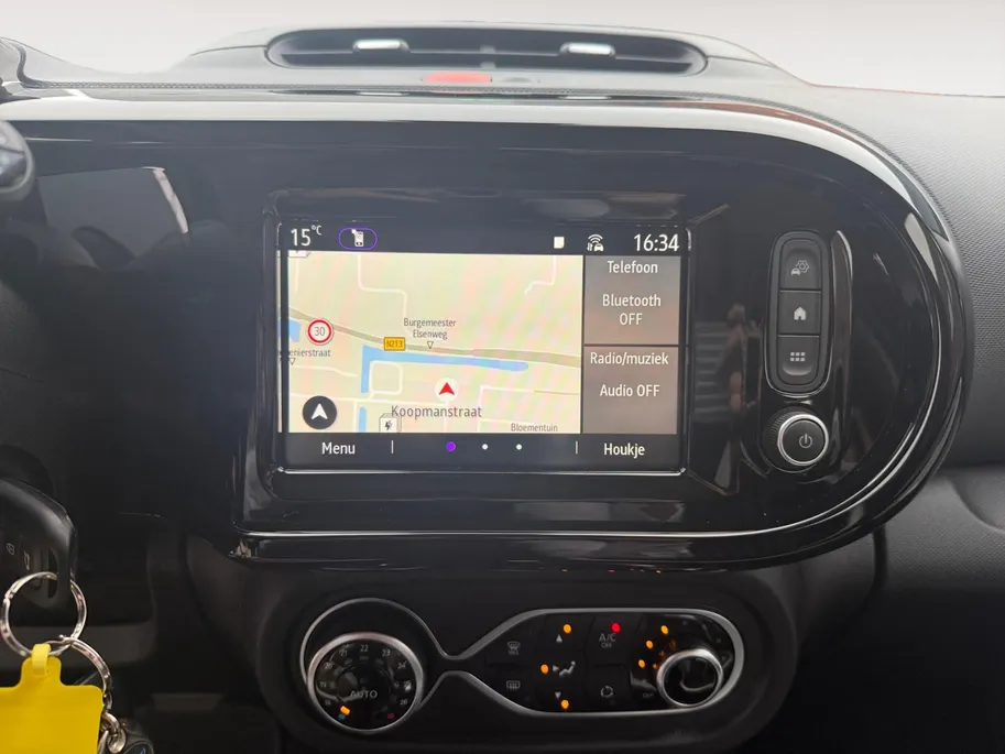 Renault Twingo Z.E. R80 Intens | Elektrisch | Stoelverwarming | Parkeersensoren | Camera | SOH 96.0% | Bluetooth | Cruise & Climate Control | Volledig Dealer Onderhouden | 12 Maanden BOVAG Garantie