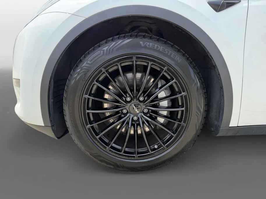 Tesla Model Y 351PK Long Range AWD 75 kWh Automaat | 1e eigenaar | Panoramadak | Basic Autopilot | 360 Camera | Stoelverwarming | Leder | Elektrische Achterklep | Elektrische Stoelen | Full LED |