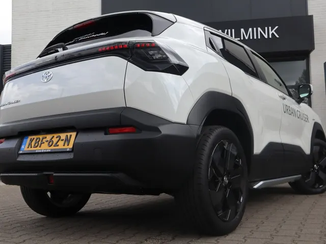Toyota Urban Cruiser Executive 61 kWh