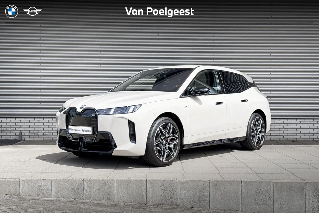 BMW iX xDrive M70 112 kWh